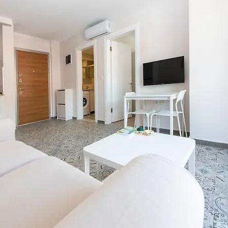 Fully Equipped 1 Bedroom With Central Location In *