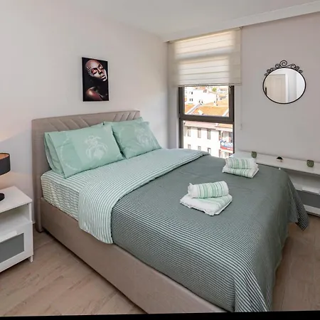 Fully Equipped 1 Bedroom With Central Location In شقة *