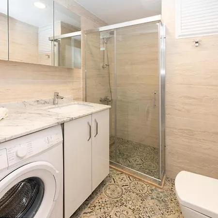 Fully Equipped 1 Bedroom With Central Location In Apartment